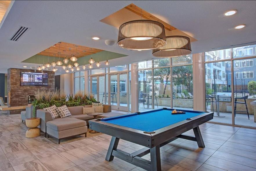 Beautiful Riverwalk Apt With Full Amenities, King Bed & Free Parking San Antonio Eksteriør billede