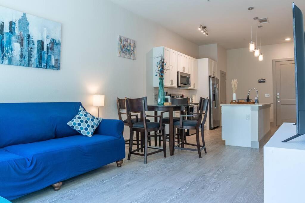 Beautiful Riverwalk Apt With Full Amenities, King Bed & Free Parking San Antonio Eksteriør billede