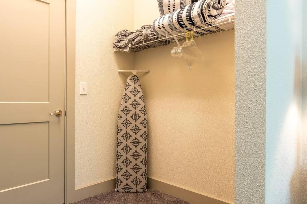 Beautiful Riverwalk Apt With Full Amenities, King Bed & Free Parking San Antonio Eksteriør billede