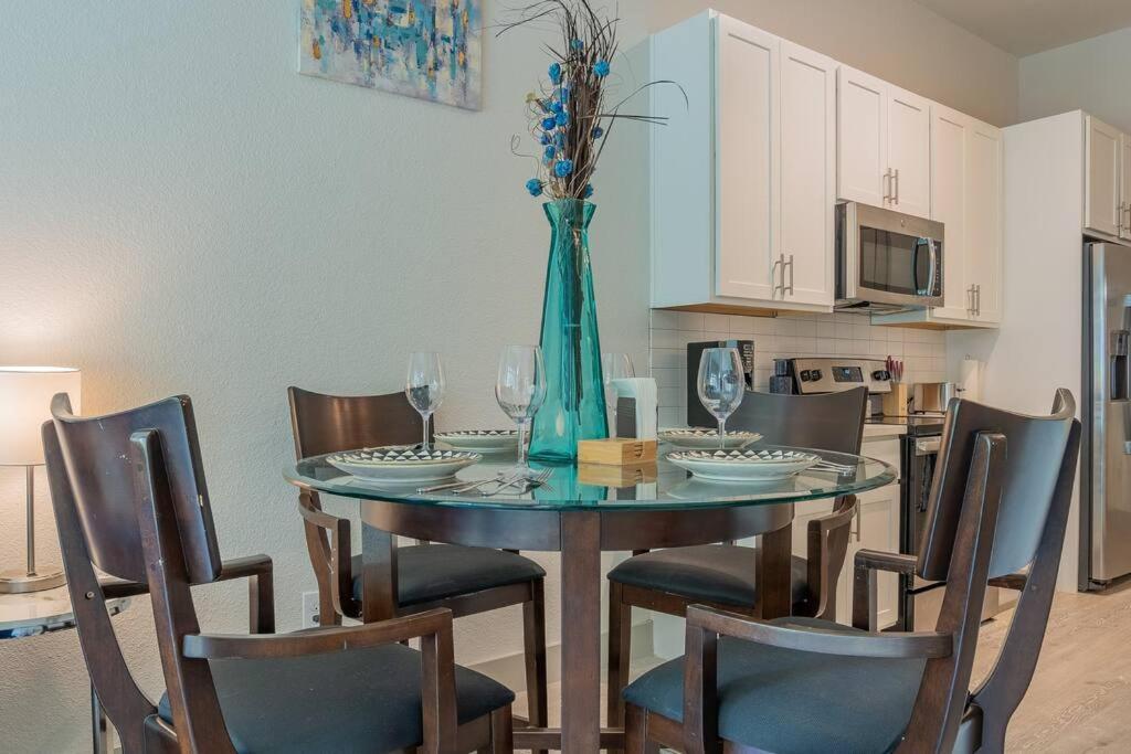 Beautiful Riverwalk Apt With Full Amenities, King Bed & Free Parking San Antonio Eksteriør billede