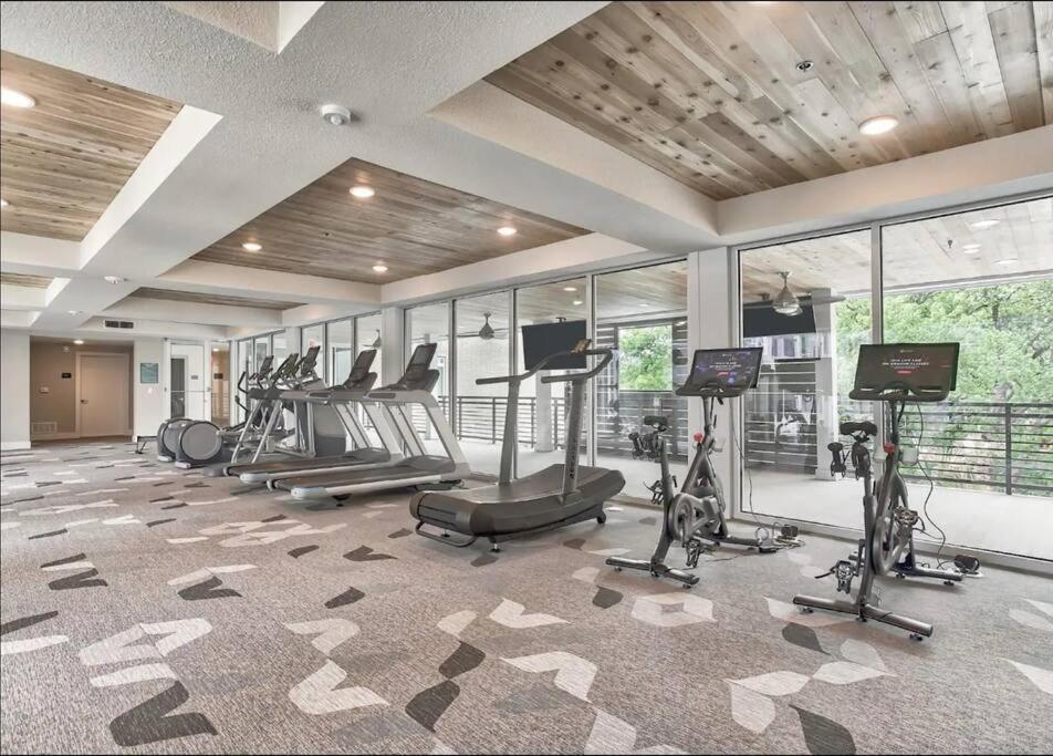 Beautiful Riverwalk Apt With Full Amenities, King Bed & Free Parking San Antonio Eksteriør billede