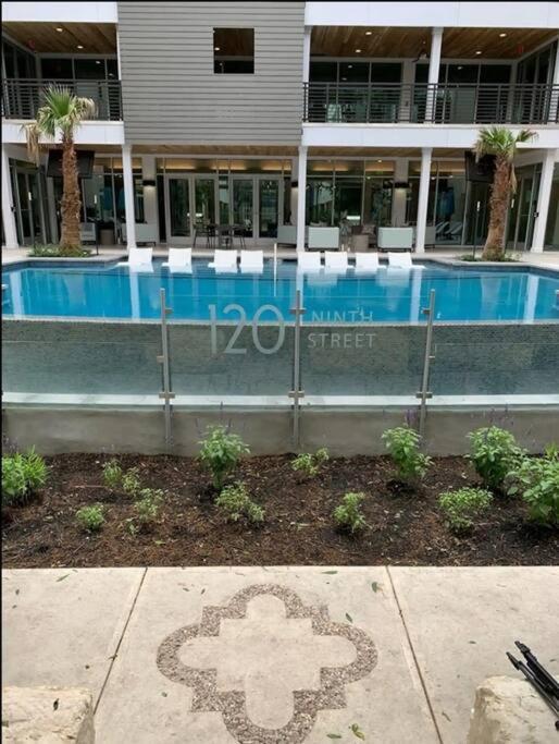 Beautiful Riverwalk Apt With Full Amenities, King Bed & Free Parking San Antonio Eksteriør billede