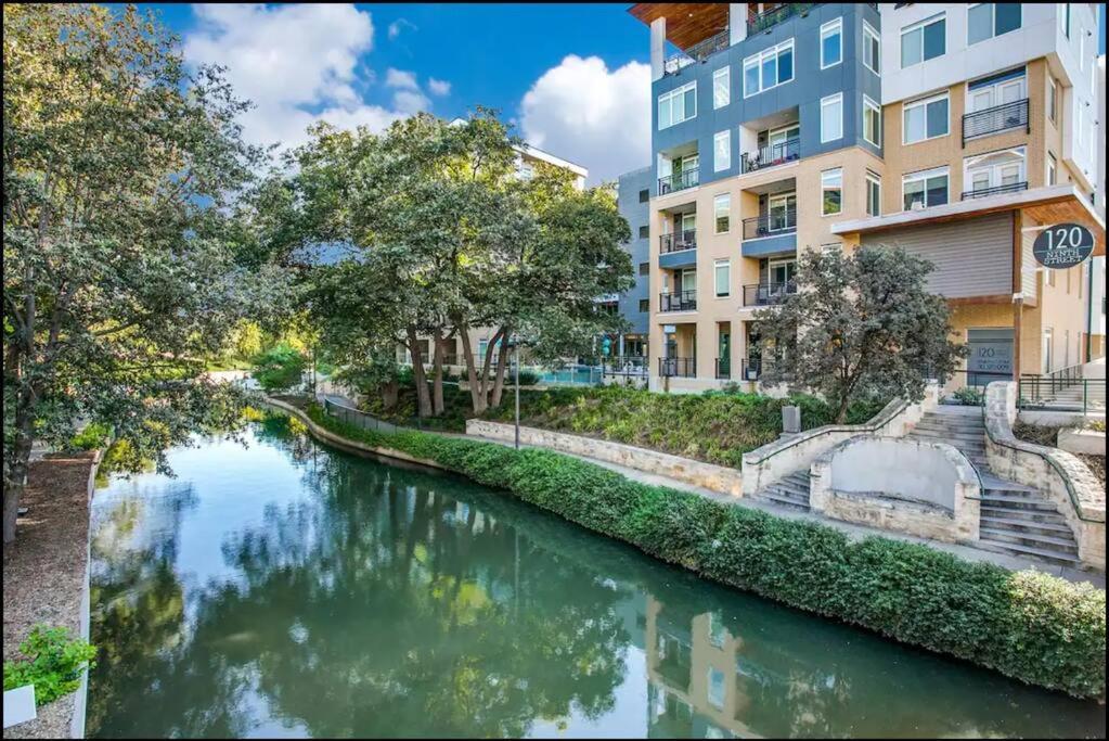 Beautiful Riverwalk Apt With Full Amenities, King Bed & Free Parking San Antonio Eksteriør billede